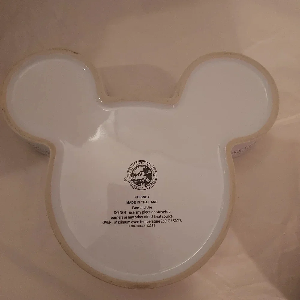 Disney White & Black Mickey Mouse Casserole Dish with Lid Snowflake Design
